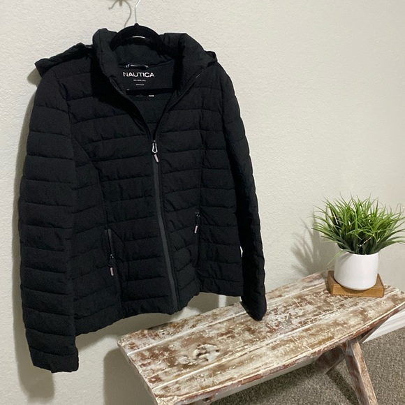 Nautical coat sz xl. This is a very nice winter coat that will keep you warm 🧥 - Picture 2 of 7